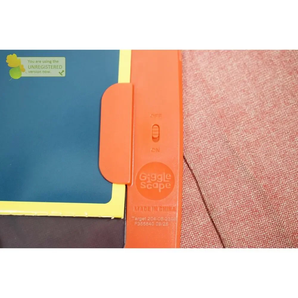 Gigglescape See Through Drawing Pad- Red